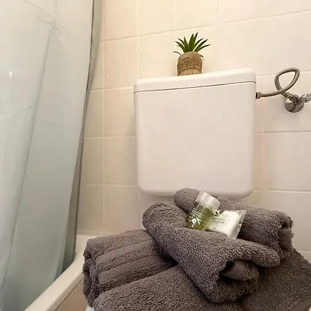 Living شاربوتس